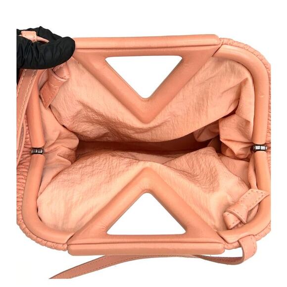 BOTTEGA VENETA Small Pink Pointed Shoulder Bag C-A18703 - Picture 7 of 9